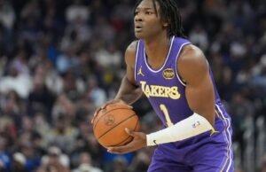 Adou Thiero jogou com uma lesão no pulso antes do jogo do Lakers na Summer League com o Spurs