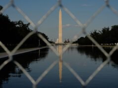 Ex-atleta olímpico se declara inocente no caso de vandalismo no Reflecting Pool depois que Trump alega vandalismo