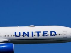 Representante da United ameaça ligar para o ICE sobre cliente da Califórnia em vídeo viral