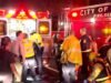 Pacificadores e enfermeiras para vítimas do tiroteio em Compton