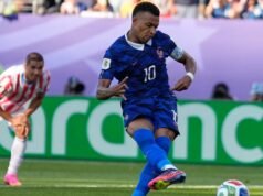 Senador paraguaio exige desculpas do astro da Copa do Mundo Kylian Mbappé
