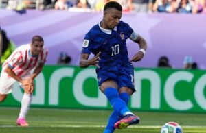 Senador paraguaio exige desculpas do astro da Copa do Mundo Kylian Mbappé