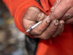 Participante: Existem formas eficazes de tratar a dependência de drogas – mas você pode não gostar