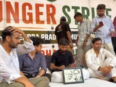 Ativista do Partido Kalalao Janata hospitalizado à força pela polícia indiana por greve de fome