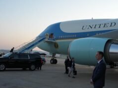 Numa reviravolta inesperada, Trump regressou da Turquia no antigo Air Force One, e não no avião fornecido pelo Qatar.