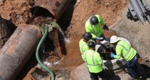 O conserto da linha de água da Sunset Boulevard sofre cortes de energia junto com outras interrupções