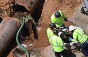 O conserto da linha de água da Sunset Boulevard sofre cortes de energia junto com outras interrupções