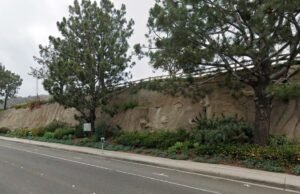 O motorista morreu em um estacionamento de Laguna Beach. Esta não é a primeira vez