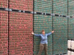 A rainha da cerveja do norte da Califórnia está vendendo sua cerveja aos 80 anos