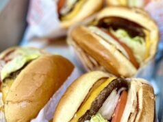 Rede de hambúrgueres do meio-oeste mira na Califórnia, enfrentando In-N-Out