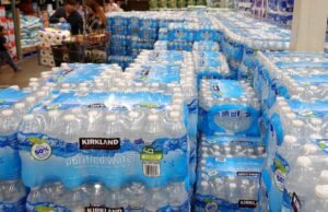 Juiz bloqueia lei da Califórnia sobre reciclagem de rótulos em recipientes de plástico