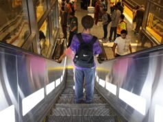 Como é o transporte público para esses estudantes universitários de Los Angeles?