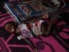 Crianças nigerianas sofrem com a guerra no Irão