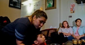 Administração Trump revive regra que poderia negar green cards a imigrantes que usam benefícios públicos