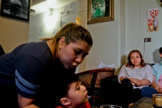 Administração Trump revive regra que poderia negar green cards a imigrantes que usam benefícios públicos