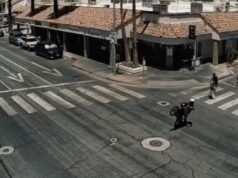 Um adolescente em uma motocicleta elétrica tentou perseguir um policial, disse a polícia. Ele finalmente conseguiu mais