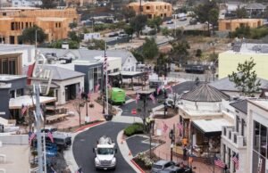 Um shopping Pacific Palisades danificado pelo fogo definiu uma data para reabertura