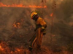 Incêndios florestais em França estão a expulsar mais pessoas das suas casas e a deslocar-se para Bordéus