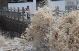 Tufão Bavi atinge o leste da China e causa mais de 1 milhão de deslocados