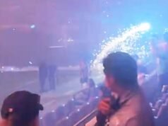 Confronto de torcedores: fogos de artifício explodem no BMO Stadium após partida do Angel City FC