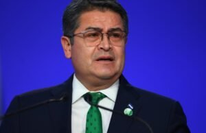 Trump concede perdão, Hernández retorna a Honduras para enfrentar acusações de corrupção