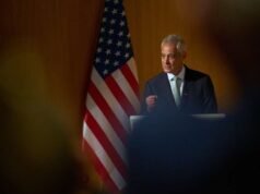 Num discurso solene, Rahm Emanuel advertiu que Israel se tinha tornado um “pária territorial”.