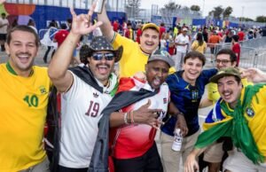 Os fãs da Copa do Mundo vão ao In-N-Out, Erewhon, para experimentar a Califórnia