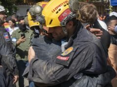 Bombeiros de Los Angeles ajudam a resgatar vítimas do terremoto enterradas por 8 dias