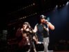 Jay-Z trouxe Rihanna e Beyoncé após um início tardio no Yankee Stadium