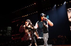 Jay-Z trouxe Rihanna e Beyoncé após um início tardio no Yankee Stadium