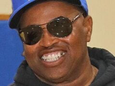 Robert Garrett, em Crenshaw desde 1988, não é mais o técnico de futebol