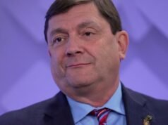 Troy Jackson defendeu os democratas do Senado do Maine após a saída de Graham Platner