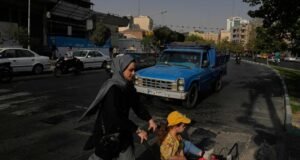Os Houthis dispararam mísseis e drones contra a Arábia Saudita para ataques a cidades do Iêmen
