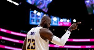 LeBron James não faz sugestões sobre sua próxima equipe durante o podcast