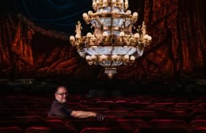 Conheça ‘Gillian’: a história do lustre de 2.000 libras do ‘Fantasma da Ópera’
