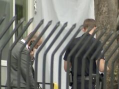 Três pessoas foram encontradas mortas a tiros em um apartamento de Hollywood, disse a polícia