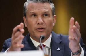 O juiz questiona a diferença entre a política de testosterona de Hegseth e o tratamento dispensado aos soldados transgêneros