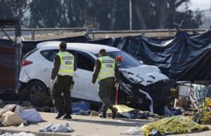 Um carro bate em um mercado ao ar livre no Chile, matando várias pessoas