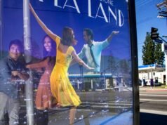 A mão espalmada de Ryan Gosling aparece no novo pôster de ‘La La Land’