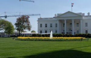 Trump procura limitar o financiamento que não ‘progride’ nas políticas do presidente