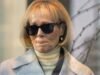 Um juiz ordenou que E. Jean Carroll pagasse US$ 5 milhões depois que o júri concluiu que Trump a agrediu sexualmente e a difamou.