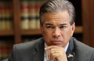 No caso do estado para bloquear a fusão Paramount-Warner Bros.