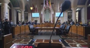 Três reuniões da Câmara Municipal por semana são demais? Os eleitores de LA decidirão
