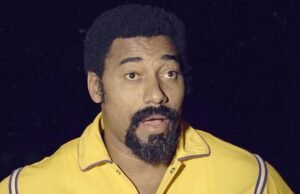 Uma jaqueta de Wilt Chamberlain Lakers Youth de US$ 3 foi vendida por US$ 90 mil