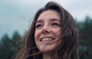 A atriz de IA Tilly Norwood estrela seu primeiro filme
