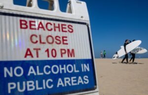 Tempos de caos e vandalismo em Newport Beach: a culpa é das postagens nas redes sociais?