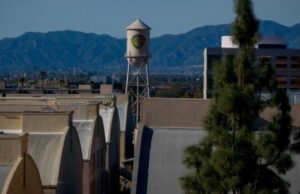 Estado processa para bloquear aquisição da Paramount pela Warner Bros. por US$ 111 bilhões