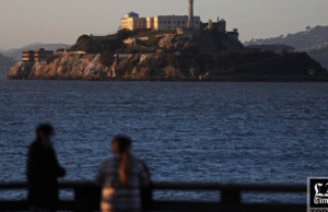 O acidente perto de Alcatraz desencadeou um esforço de resgate na Baía de São Francisco
