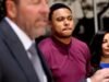 LAPD retém a identidade do policial em tiroteio fatal com cães em Canoga Park