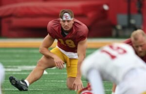 O doador Brian Kennedy processou a USC por naming rights